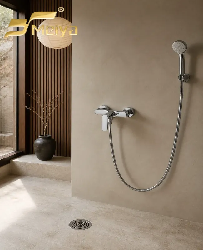 Premium-Badewannenmischer aus poliertem Chrom zur Wandmontage